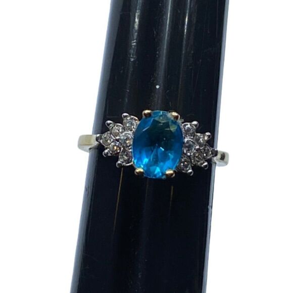 Stunning Sz 6 Gold Tone Blue Crystal Ring Made with Swarovski Crystals - Picture 9 of 11